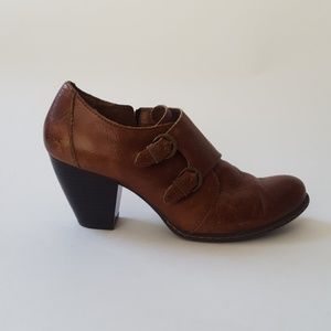 Vintage brown booties